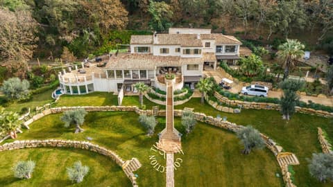 Domaine du Manouiyé by Time Off Collection, 