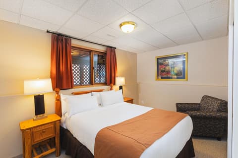 Overlander Mountain Lodge