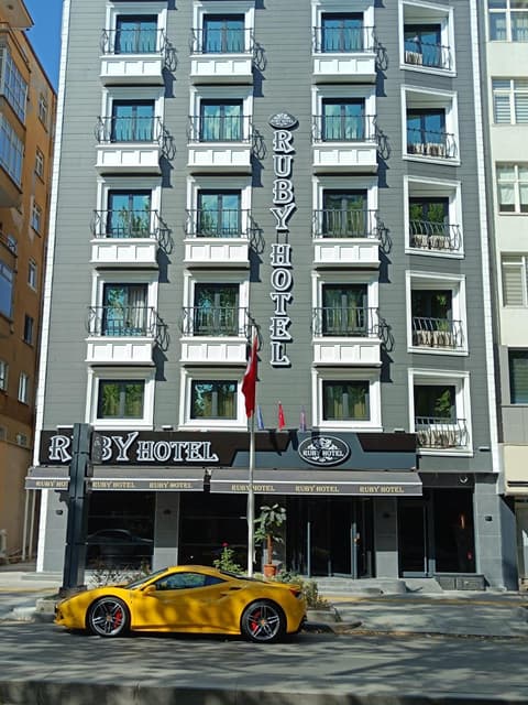 BÇ Ruby Hotel
