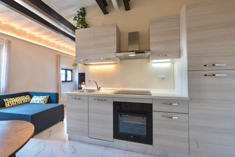 Le Rondini, comfy flat