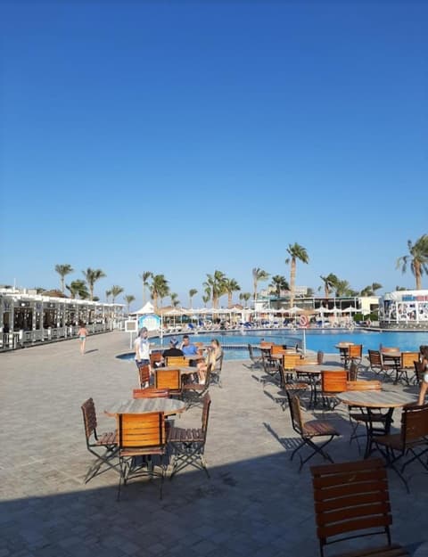 قرية ميراج باي