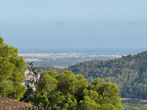 CASA CON JARDIN, SAUNA, PISCINA PRIVADA y NATURALEZA CERCA DE BARCELONA