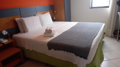 Hotel Natal Plaza com piscina, academia, 100m da praia de Ponta Neg