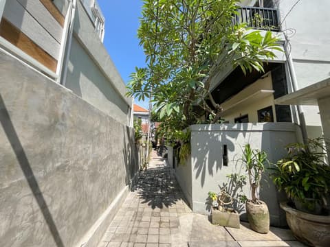 Adi surya guest house