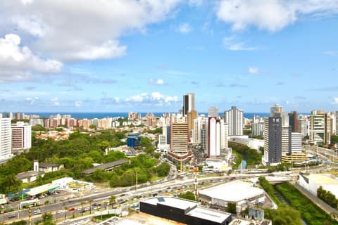 Apartamento com piscina, garagem, ao lado do Shopping Salvador