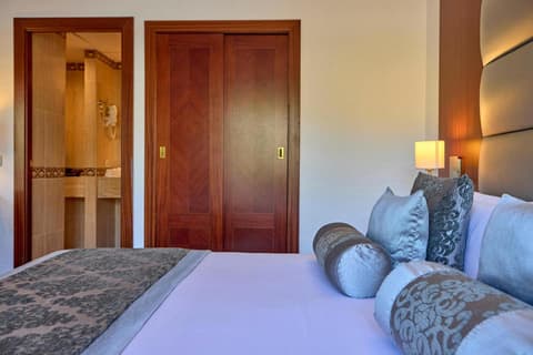 Zafiro Rey Don Jaime, 