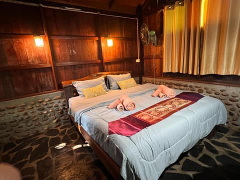 Riverside Retreat Sukhothai Guest House