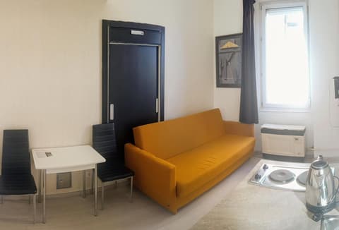 SparrOwl Apartments, 