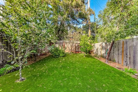 In the Heart of Haight Ashbury 5 Bedroom House