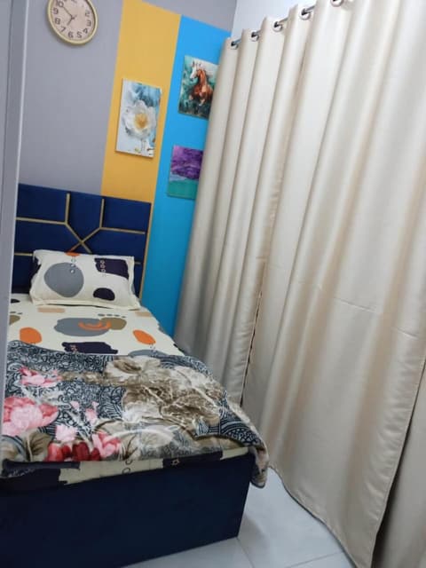 Elite Space Partition room in Dubai very near Union and Banyas Metro - Creek - Gold Souq