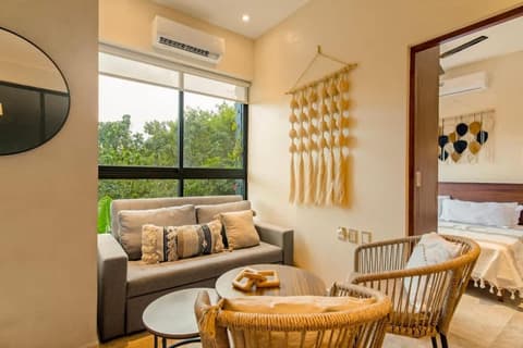 4 Pax Luxury Condo Pool Acces, 