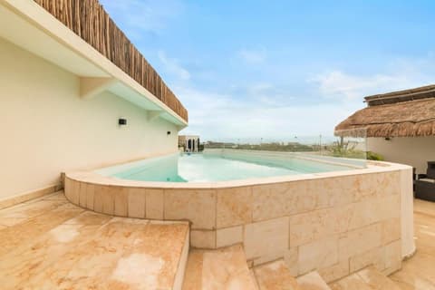 4 Pax Luxury Condo Pool Acces