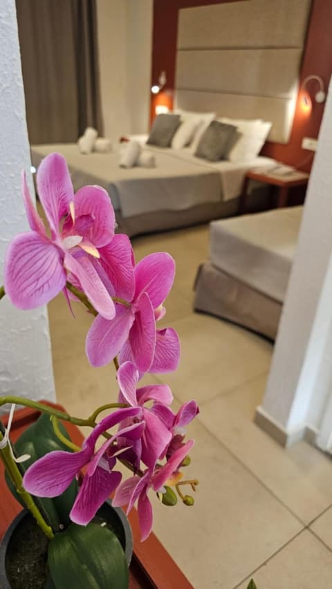 Atlantis Boutique ΑΝΝΕX