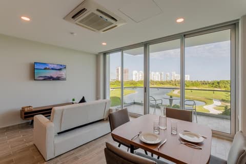 EHDEN Vacation Suites Puerto Cancún