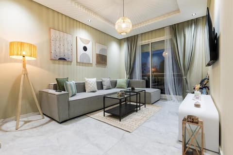 Modern & Chic APT Prestigia by MERAT HOME