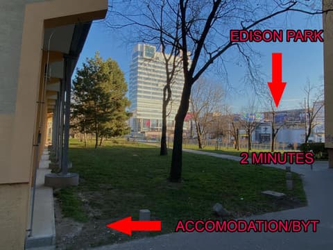 Apartment 20 minutes from City Center w Coffee, Tea, TV, and Parking, 