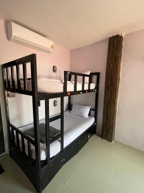 Social Quarters Blanco - Youth Hostel 18 to 35 Only