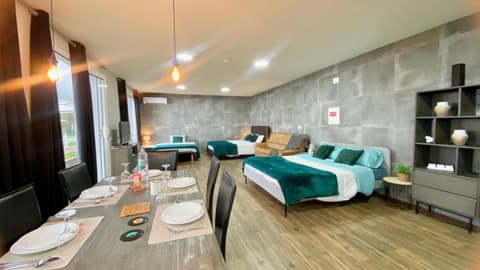 Studio Geek Villa - Open Space - 5m from 5 top attractions - Pool all year round, Dining Pergola, Barbecue - Funchal Matrix Holiday Home