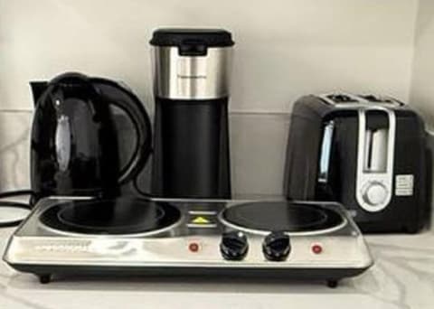 Modern Studio Stylish &Cozy Back Unit