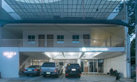 Cozy Cove Inn by RedDoorz