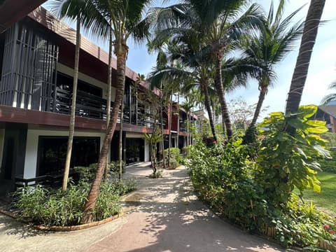 โรงแรมชาวเกาะพีพี Chaokoh Phi Phi Island