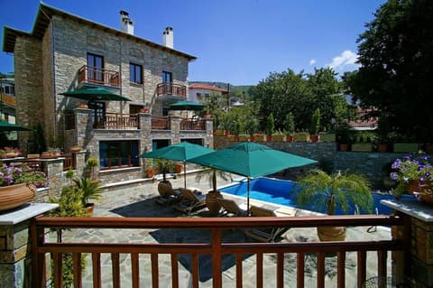 Maritsas Hotel & Suites