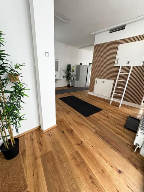 Robin Wood Capsule Hostel