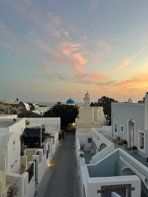 Unique small stonehouse at Thira