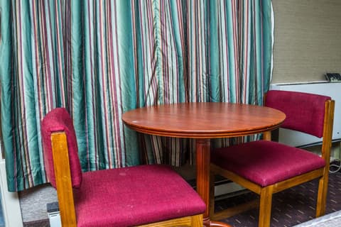 Mississauga Gate Inn