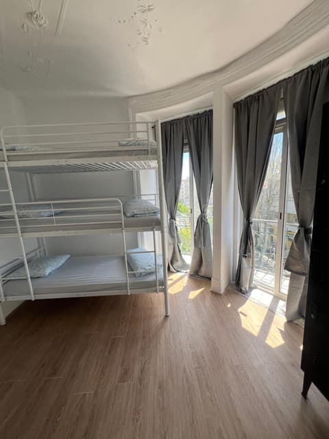 Bagetti hostel only for girls