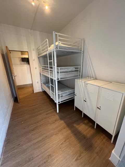 Bagetti hostel only for girls, 