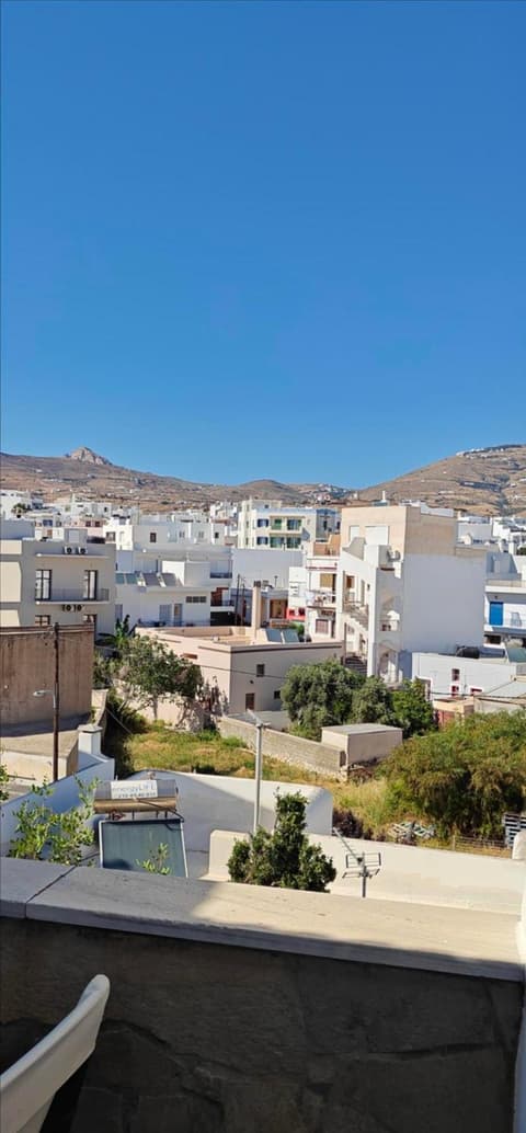 Tinos Heritage Plateia