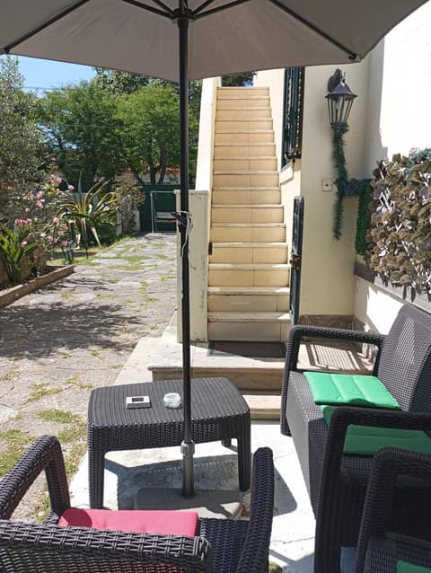 Casa de alojamento local (T2) Queluz de Baixo