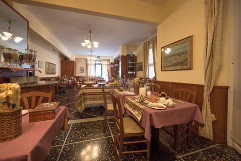 Hotel Bristol