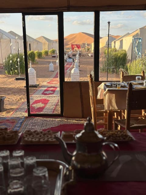 Sahara Sunny Luxury Camp, 