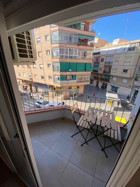 Suites nuevas con baño privado frente al metro st MWC Barcelona-FIRA