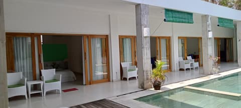 Villa Putih Lovina