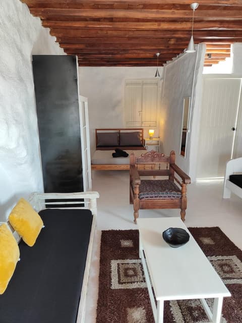Artemis Cottage Authentic Mykonian Stone House near Super Paradise