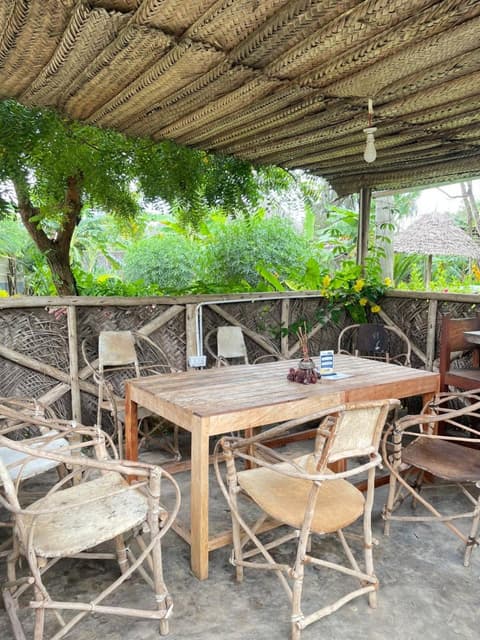 Zanzllywood Hotel and Apartments