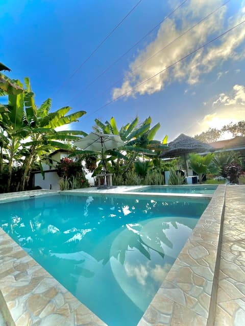 Zanzllywood Hotel and Apartments