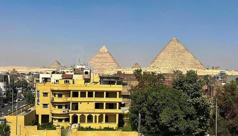 mienta pyramids Hotel