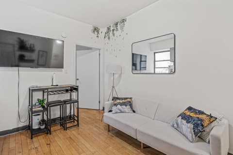 Steps from Everything - Modern 1-Bdr in Downtown's Union Square