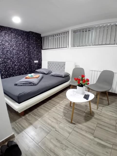 EM Apartments