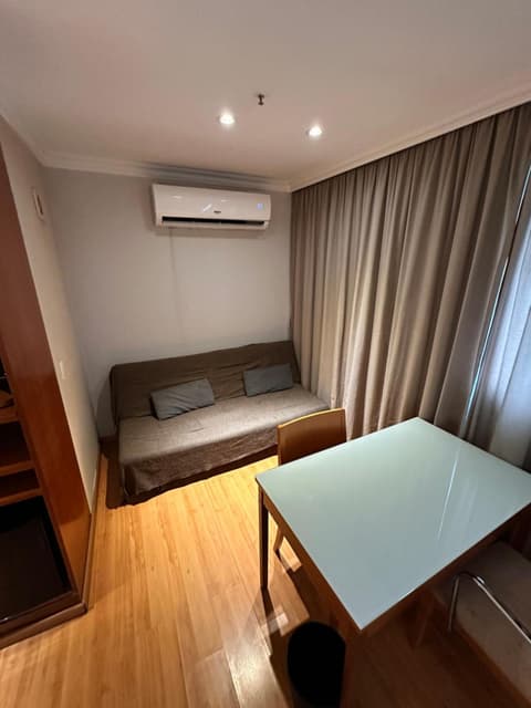 Flat com Vista Panorâmica -15- na Barra da Tijuca - Estacionamento Gratuito - Frigobar - Ar condicionado - Piscina - Academia - Balsa para Praia Grátis - Varanda - Vista Parcial Mar e Lagoa