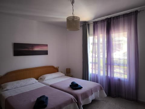 Acogedoras Habitaciones Privadas zona Costera Wifi