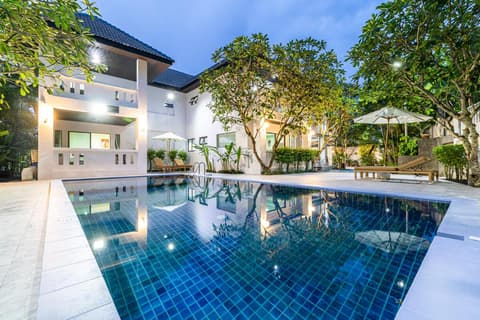 Phuket Leisure Time Hotel