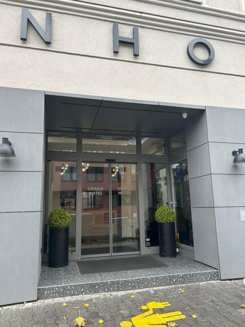 URBAN HOTEL, 