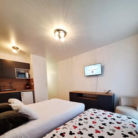 Studio ALPHA - 2min by train to Disneyland OR 20min walk - 5min walk to "Val d'Europe" station