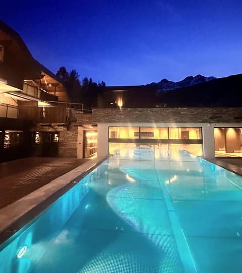 Aparthotel Familiaris - Family Apartments - Pools & Spa in Dolomites