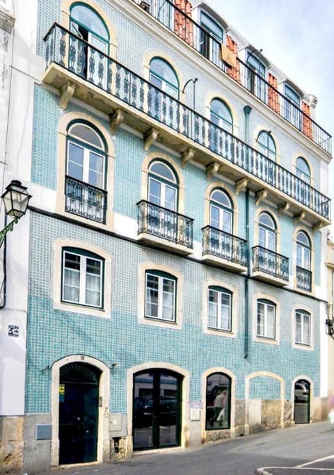 INT Lisbon Suites